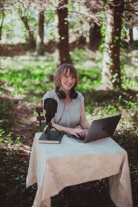 Janine Funke Schreibtisch im Wald